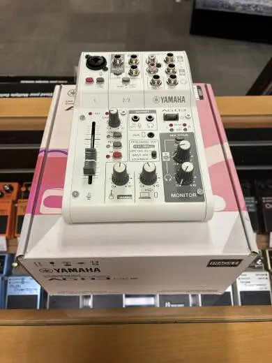 Yamaha - AG03MK2 B LSPK