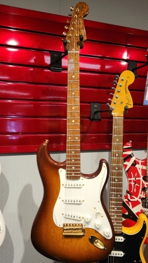 FENDER CS ARTISAN OKOUME STRAT - C2TS