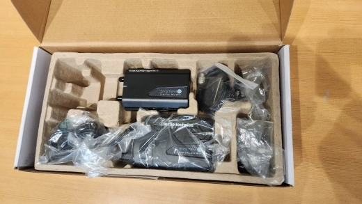 Audio-Technica - CAMERA MOUNT WIRELESS SYSTEM W/LAV 2