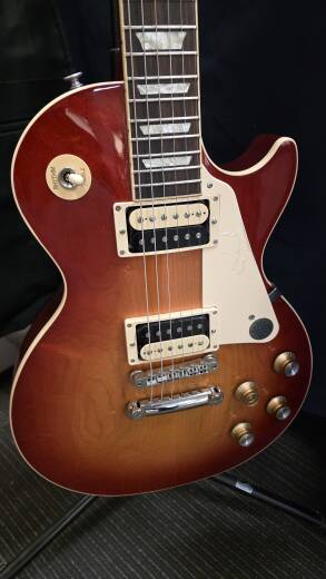 Store Special Product - GIBSON LP CLASSIC HER CHERRY SUNBRST