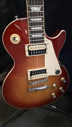 GIBSON LP CLASSIC HER CHERRY SUNBRST 2