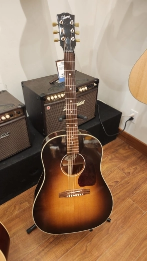 Gibson - J-45 Standard