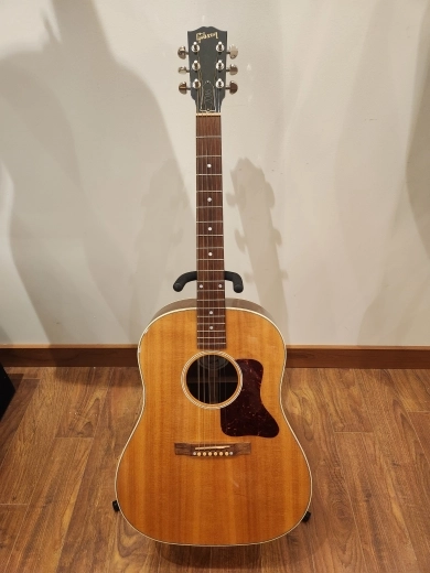 Gibson - J29