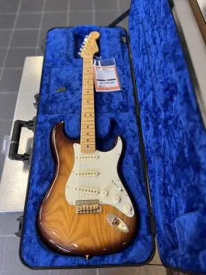 FENDER 75TH ANNIV STRAT MN 2-TBB W/CS