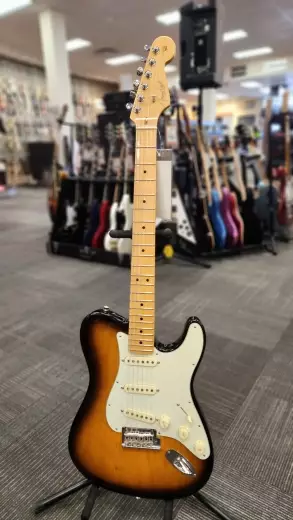 FENDER LE18 STRAT/TELE HYBRID