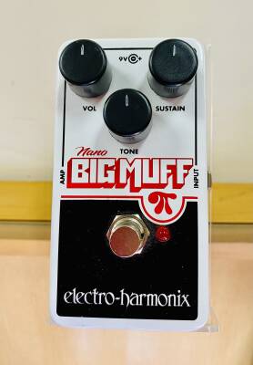 Electro-Harmonix Nano Bigmuff Pi Pedal | Long & McQuade Electro-Harmonix Nano Bigmuff Pi Pedal | Long & McQuade