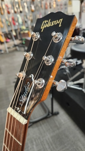 GIBSON L-00 STUDIO WALNUT-NATURAL 2