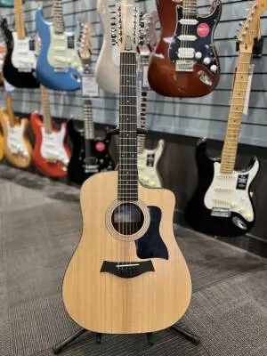 TAYLOR D-STYLE 12 STRING SAPELE/SPRUCE W