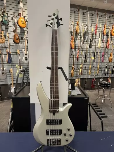 YAMAHA BASS 2 HB P-UPS BEVEL CUT BODY 5 STR