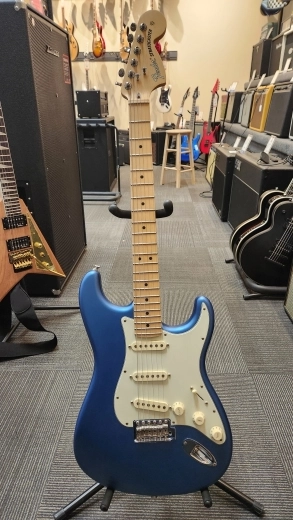 FENDER AM PERFORMER STRAT