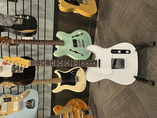 Store Special Product - FENDER ULTRA TELE ARCTIC PEARL RW