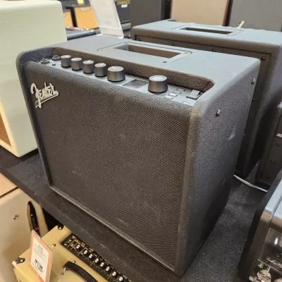 FENDER MUSTANG LT25