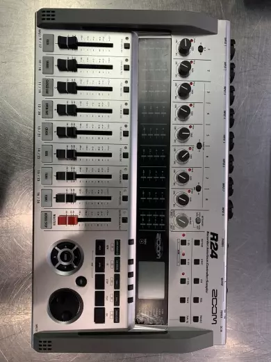 Zoom - R24
