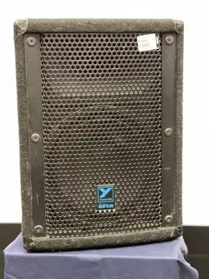 Yorkville Sound - E10