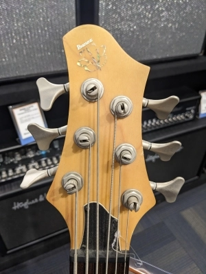 Ibanez BTB 6 String Bass 2