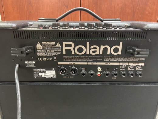 Roland - AC-90 3
