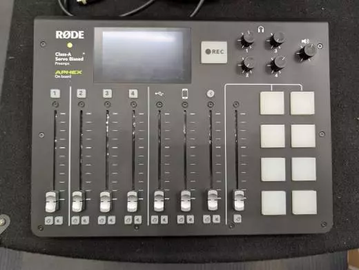 Store Special Product - Rode - RODECASTER PRO