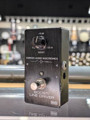 MXR MC401 - Custom Audio Electronics Boost Pedal | Long & McQuade