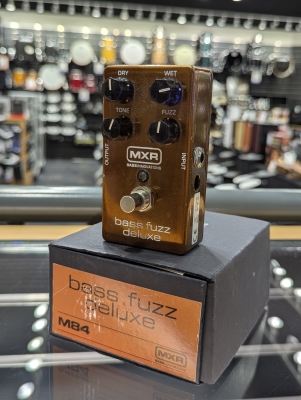 MXR M84 - Bass Fuzz Deluxe Pedal | Long & McQuade