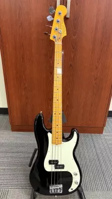Fender - American Professional II Precision Bass, Maple Fingerboard - Black