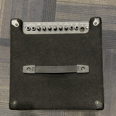 Store Special Product - Traynor - Small Block 120 Watt - 1x10 inch Bass Combo Amp
