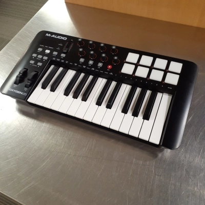 M-Audio - OXYGEN25 IV