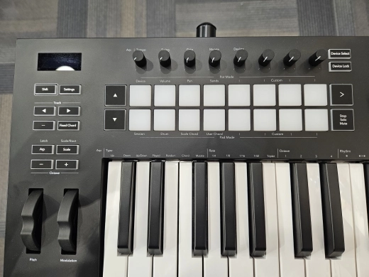 Novation - Launchkey49 Mk3 MIDI Controller 2