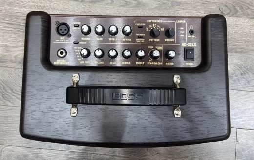 BOSS - AC-22LX ACOUSTIC AMPLIFIER 2