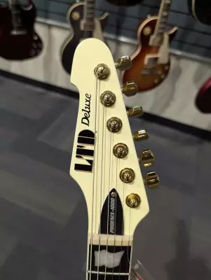ESP LTD PHOENIX VINTAGE WHITE 3