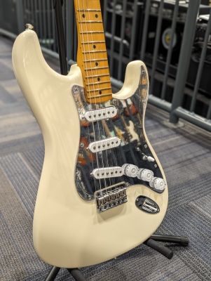 Store Special Product - FENDER NILE RODGERS STRAT MN OWT W/CS