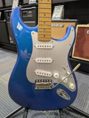 FENDER LTD H.E.R STRAT MN BLU MRLN
