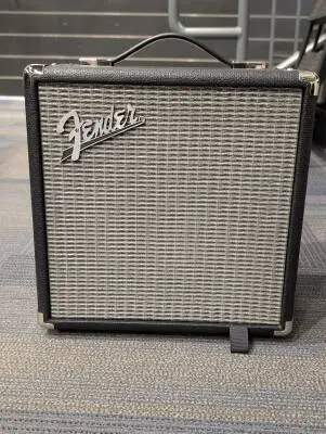 FENDER RUMBLE 15 V3