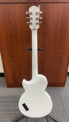 Epiphone - Matt Heafy Snowfall 6-String Les Paul Custom Outfit 2