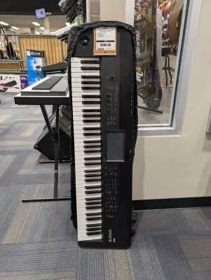 KROME 73-KEY WORKSTATION SYNTH