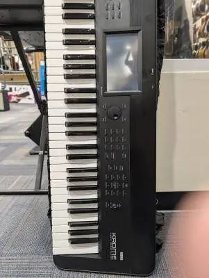 KROME 73-KEY WORKSTATION SYNTH 2