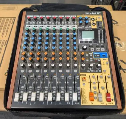 Tascam - MODEL 12