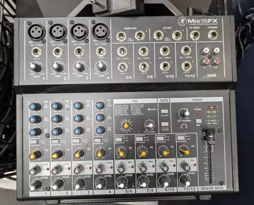 Mackie - MIX12FX