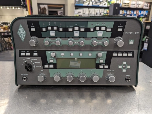 KEMPER PROFILE AMP W/ CASE!