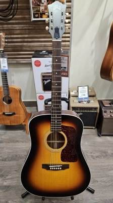 Guild D-40 - Antique Sunburst