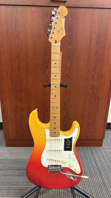 Fender - Player Plus Stratocaster, Maple Fingerboard - Tequila Sunrise