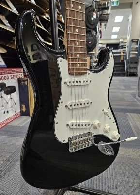 Fender Player Strat - Black 2