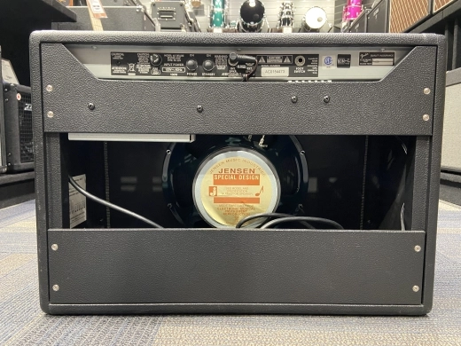 Fender - '65 Deluxe Reverb 2