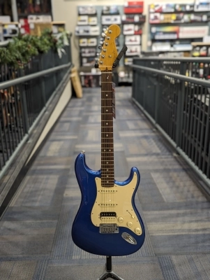 FENDER ULTRA STRAT HSS COBRA BLUE RW