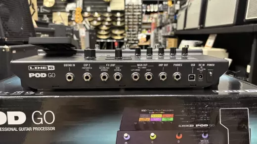 Line 6 - POD Go Multi-FX Floor Processor 2