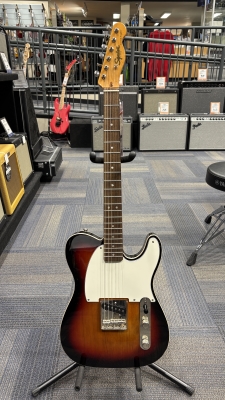 Squier FSR Classic Vibe '60s Custom Esquire Electric Guitar Squier FSR Classic Vibe '60s Custom Esquire Electric Guitar