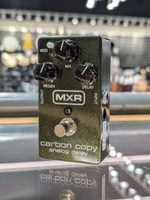 MXR CARBON COPY ANALOG DELAY