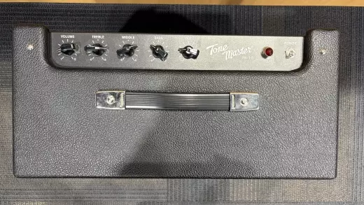 Fender - Tone Master FR-10 Powered Speaker 2