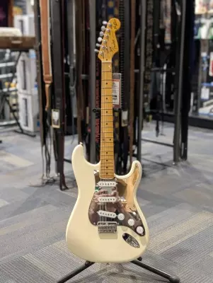 Store Special Product - FENDER NILE RODGERS STRAT MN OWT W/CS