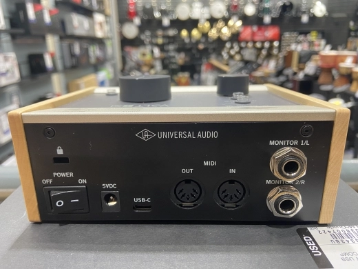 Universal Audio - Volt 176 USB Interface with Compressor 2