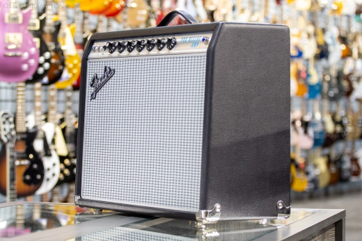 Fender - Custom Pro Reverb Guitar Amp 2